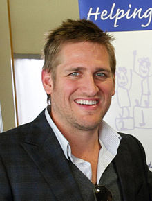 How tall is Curtis Stone?